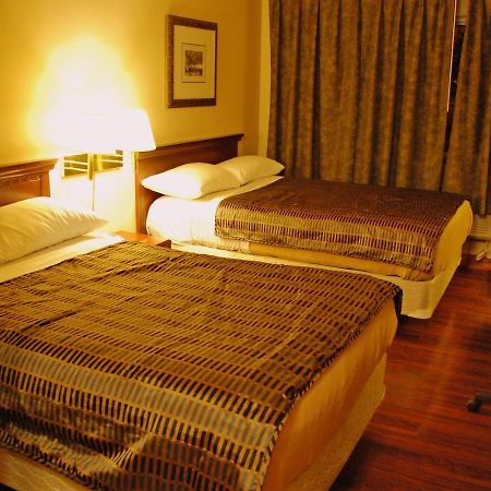 Chomedey Inn Laval Dış mekan fotoğraf