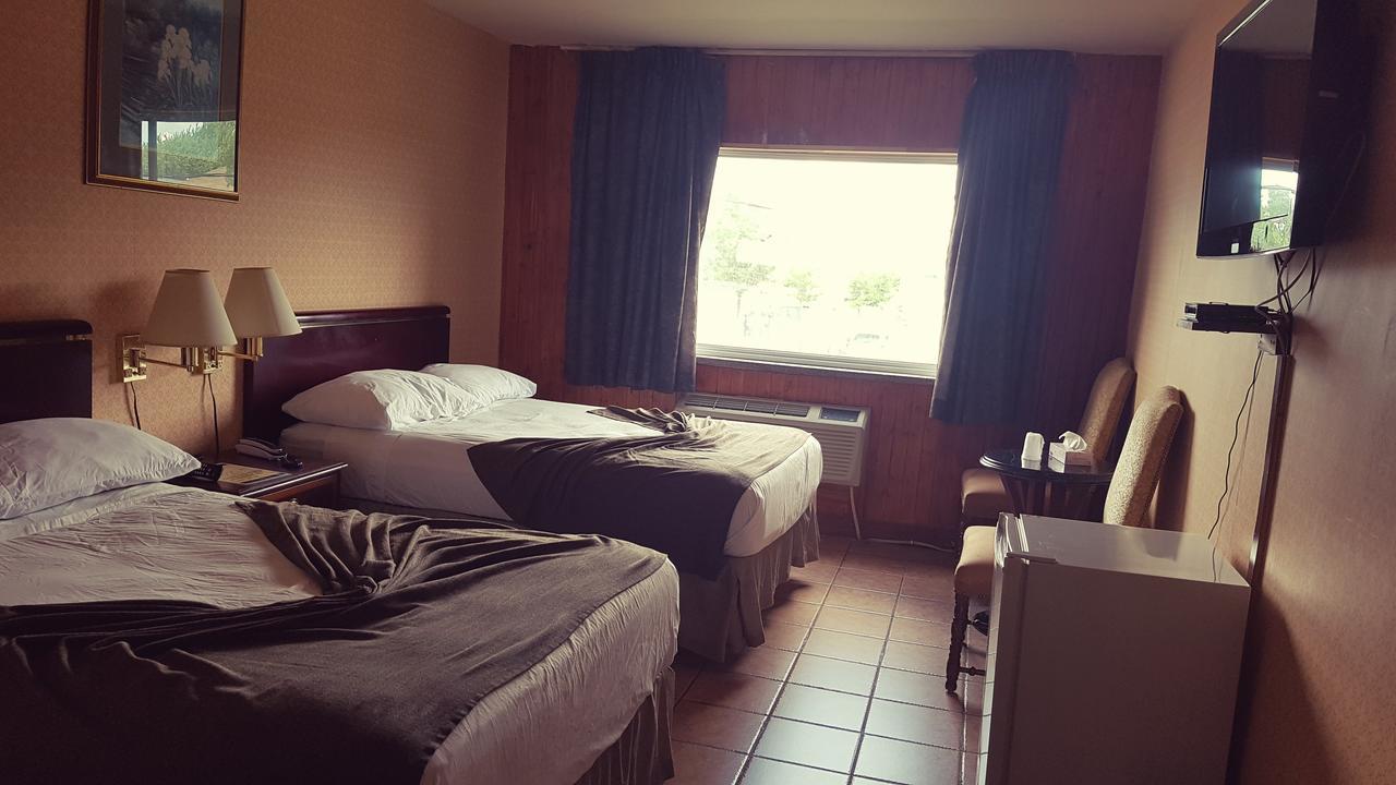 Chomedey Inn Laval Dış mekan fotoğraf