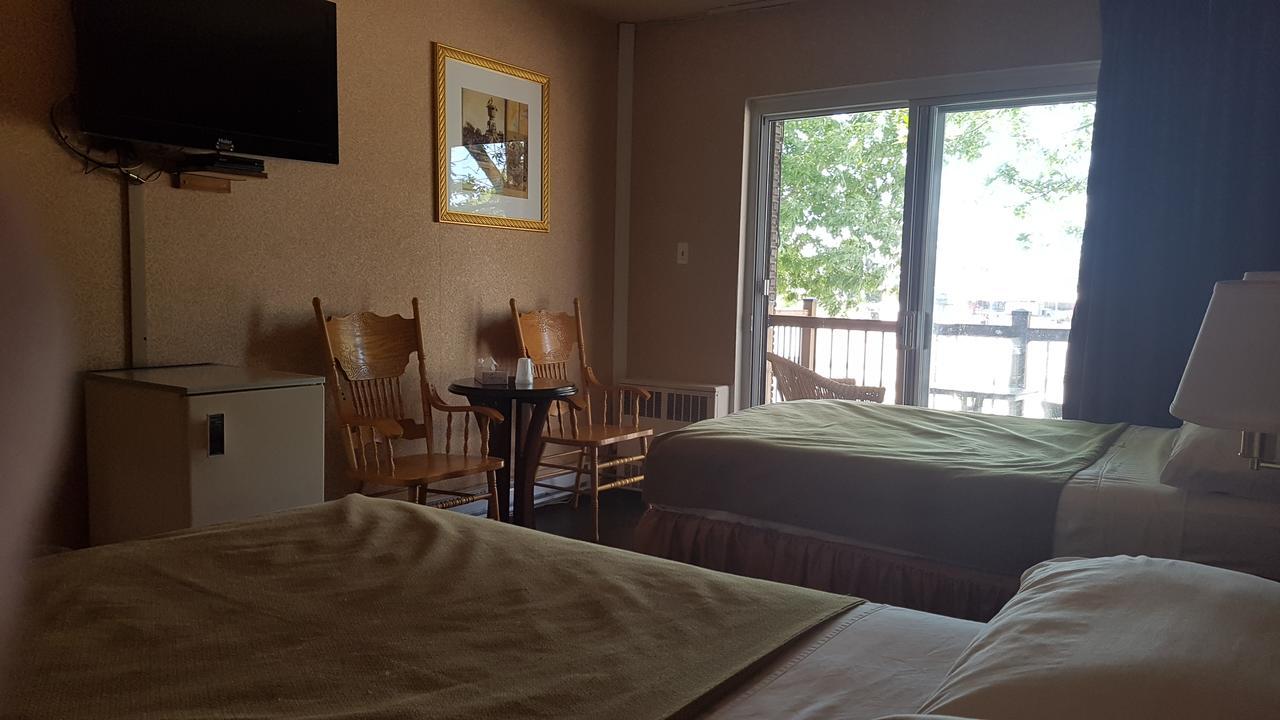 Chomedey Inn Laval Dış mekan fotoğraf