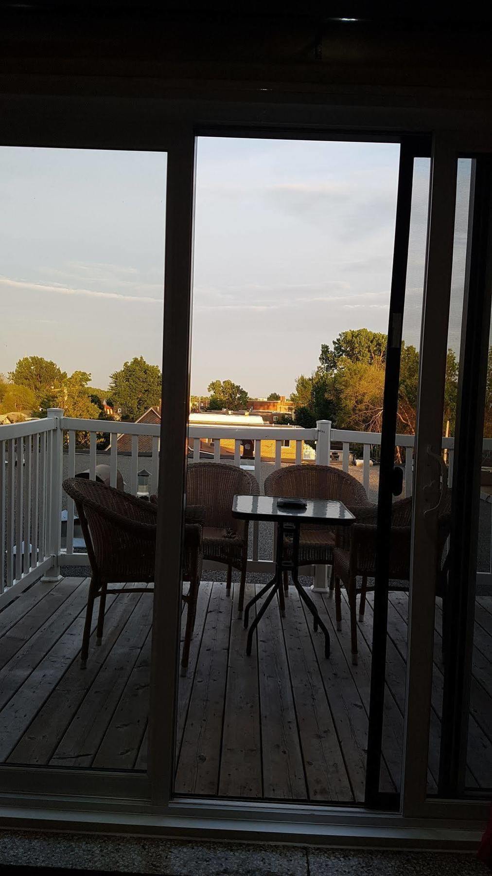 Chomedey Inn Laval Dış mekan fotoğraf