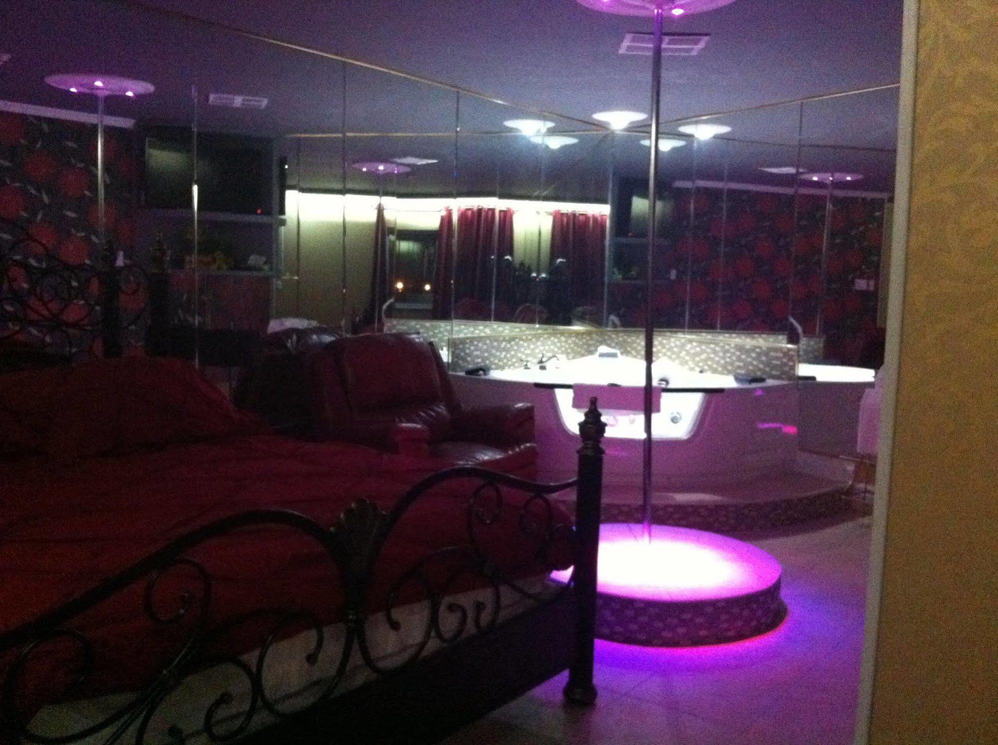 Chomedey Inn Laval Dış mekan fotoğraf