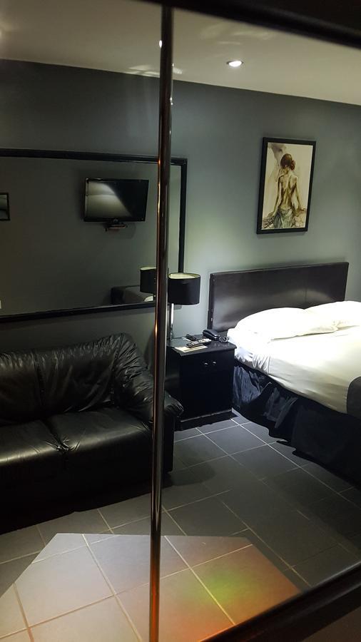 Chomedey Inn Laval Oda fotoğraf
