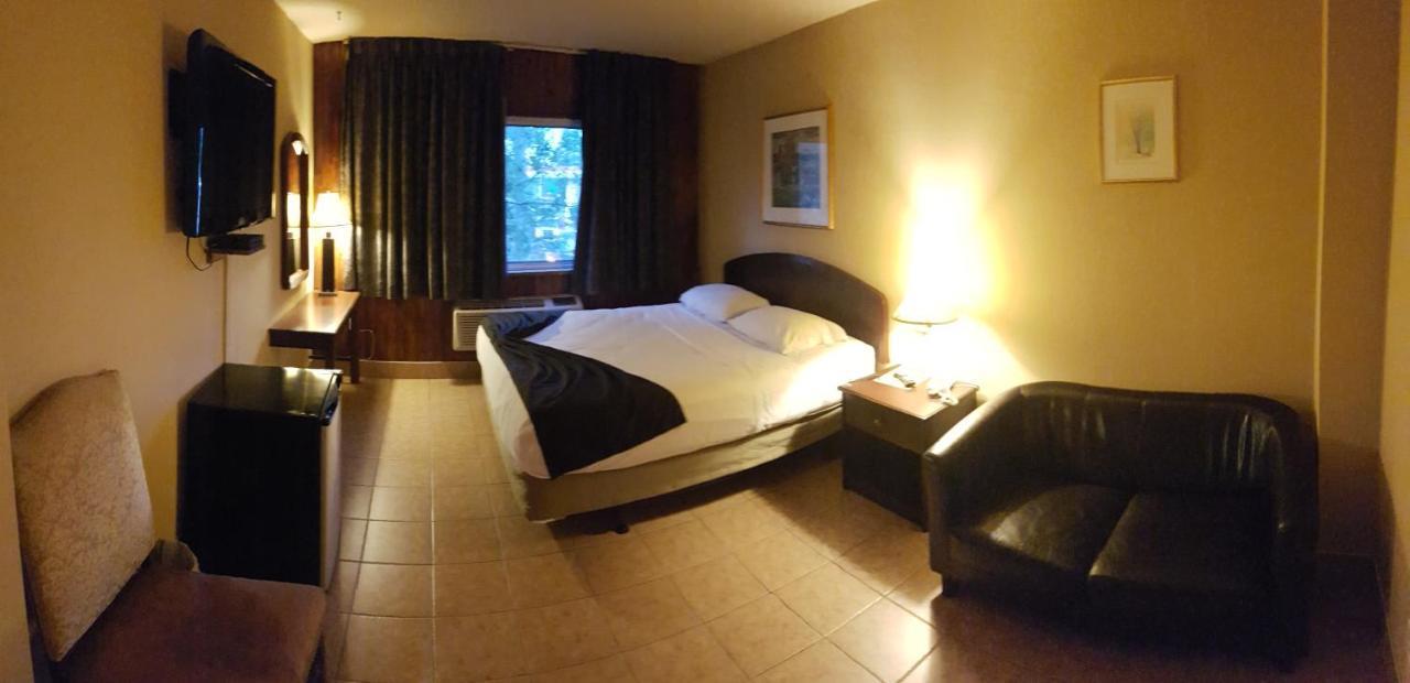 Chomedey Inn Laval Dış mekan fotoğraf