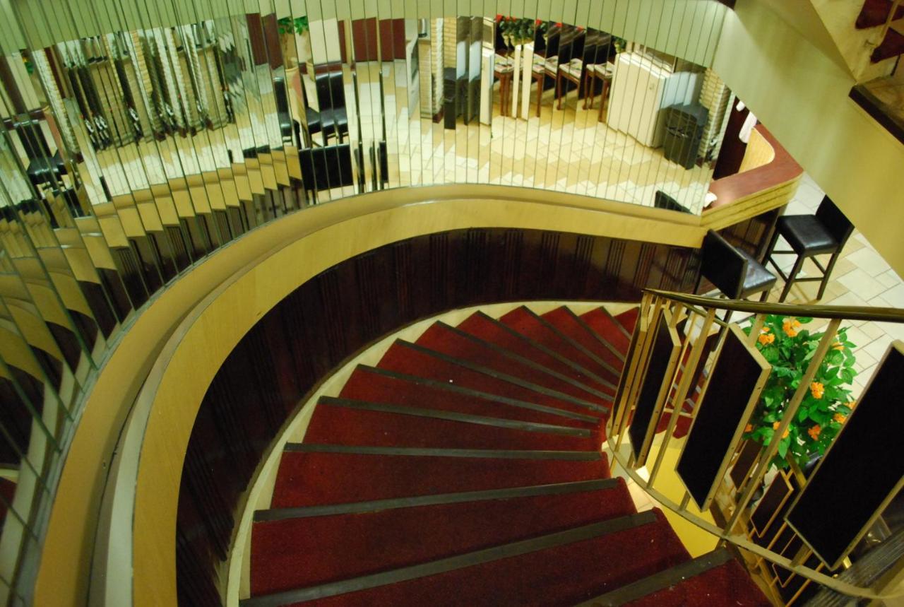 Chomedey Inn Laval Dış mekan fotoğraf
