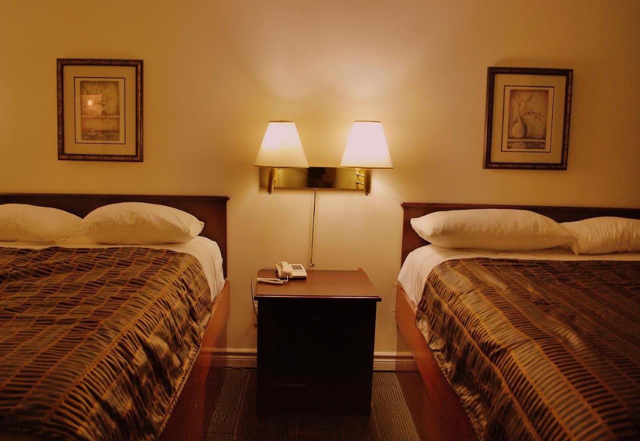 Chomedey Inn Laval Oda fotoğraf