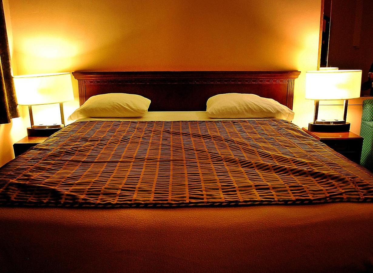 Chomedey Inn Laval Oda fotoğraf
